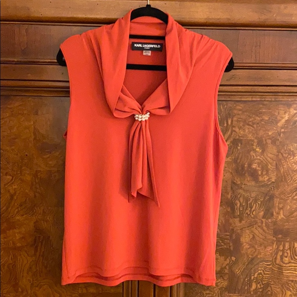 Sleeveless blouse